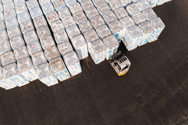 verschillende soorten isolatiemateriaal op pallets